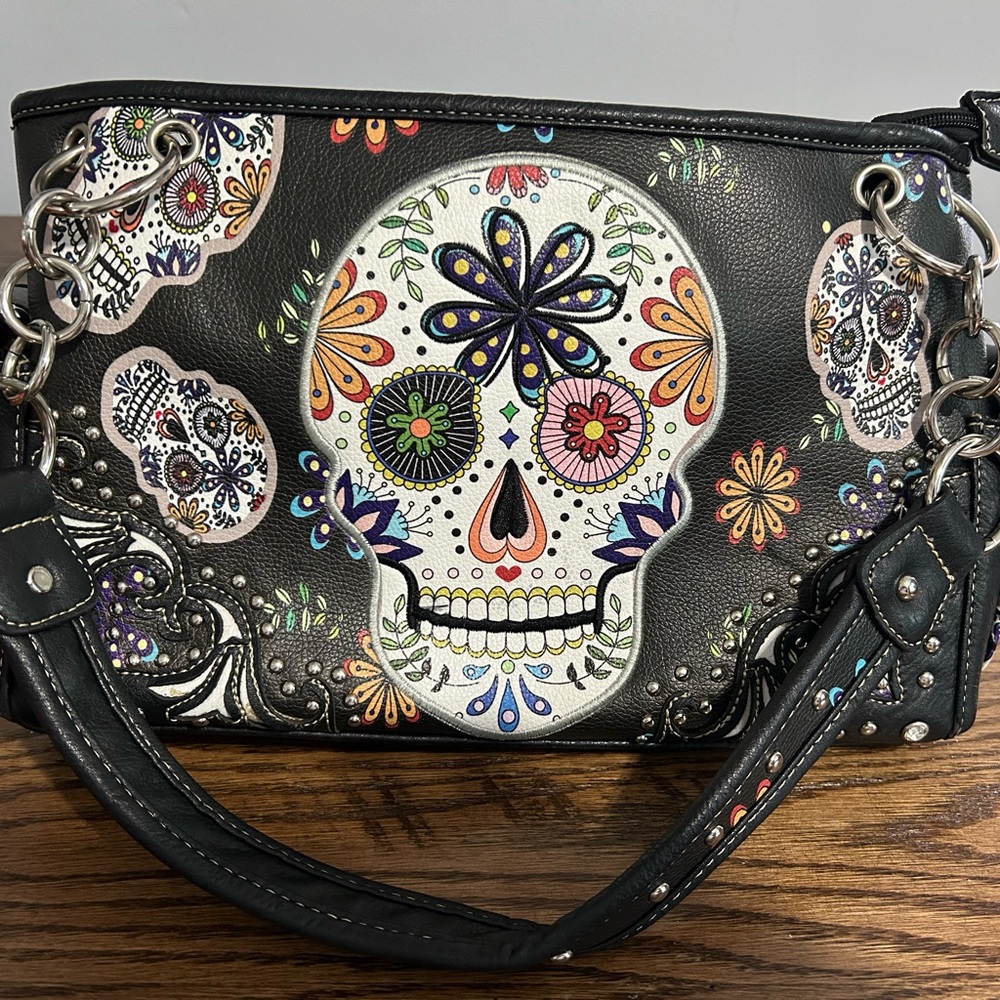 Skull 💀 satchel